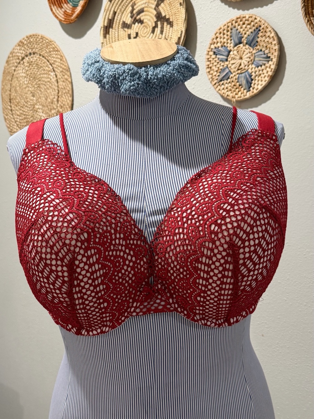 Cacique Red Lace Underwire Bra with Delicate Crochet Design